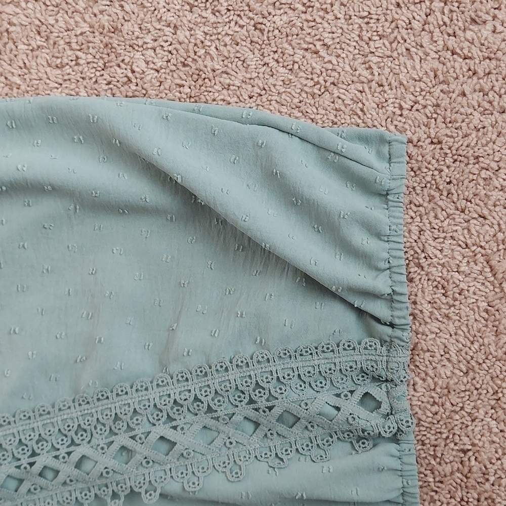 New. Elegant blouse. Size 2XL - Picture 3 of 6